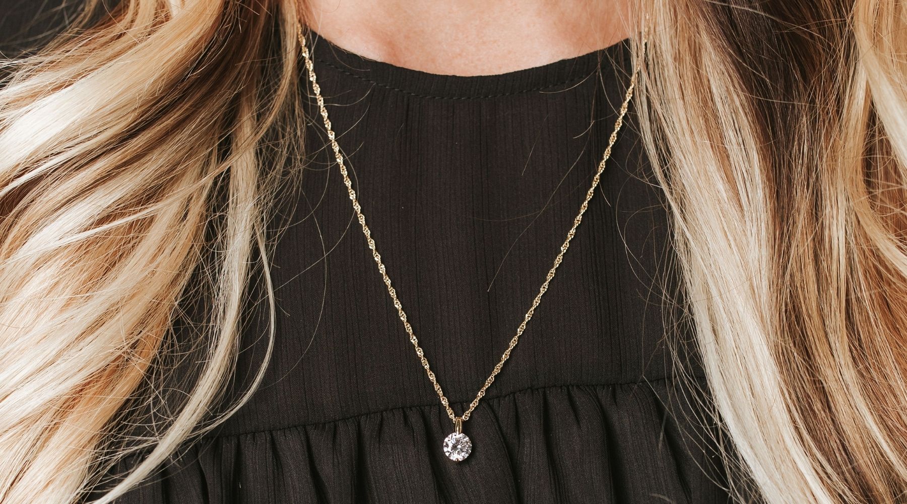 How to wear necklaces with a square neckline? For this type of style the  short necklaces are the best with long earrings…