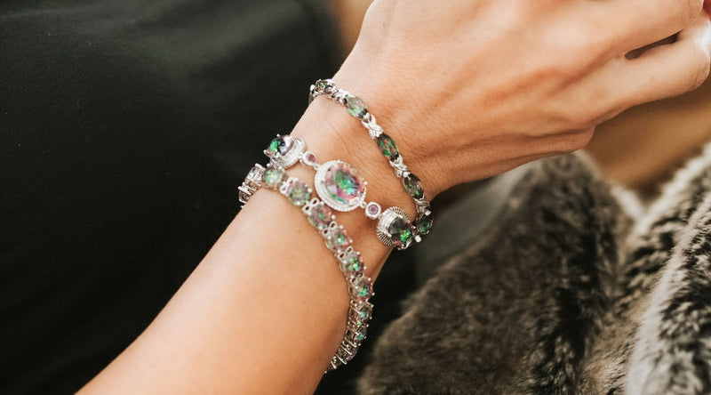 9 Fashion Tips for Wearing Bracelets on Both Wrists