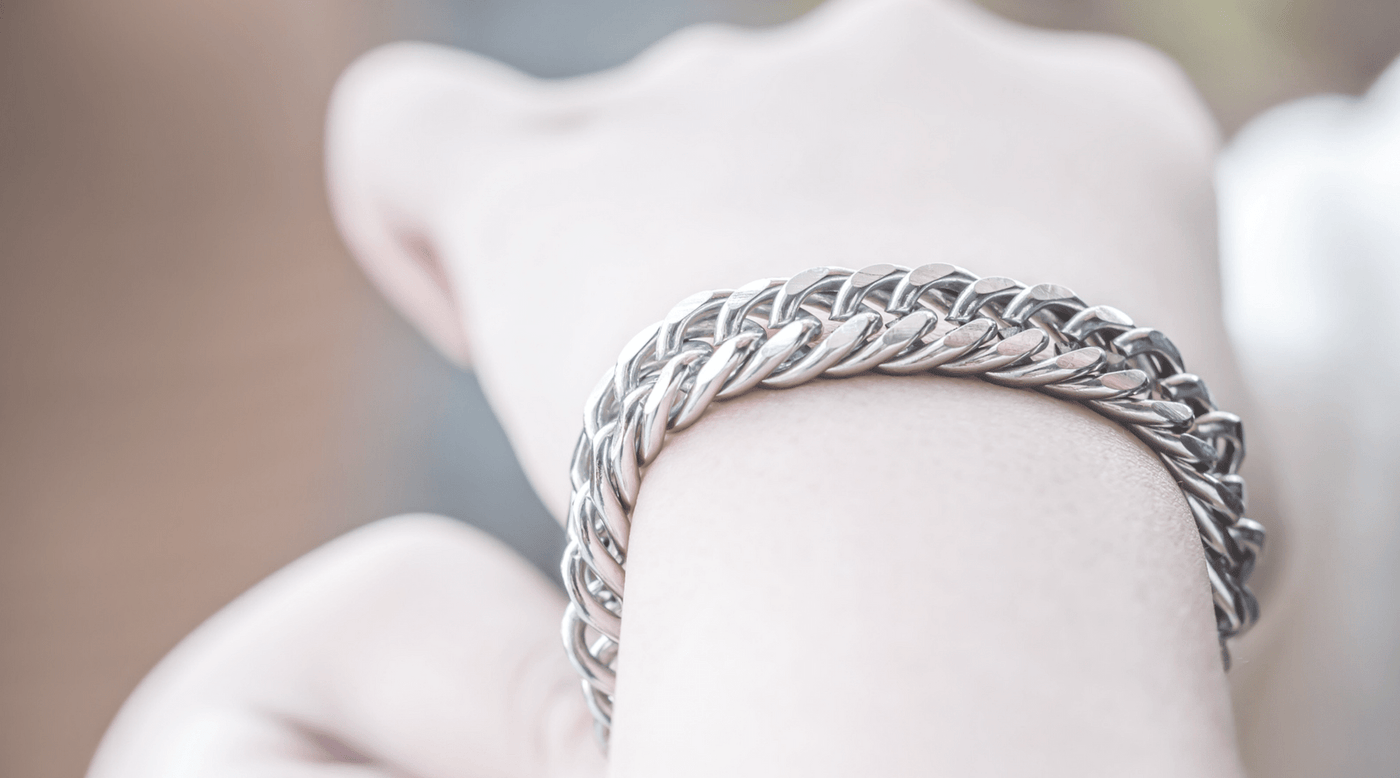 10 Stylish Ways to Wear Stainless Steel Jewelry