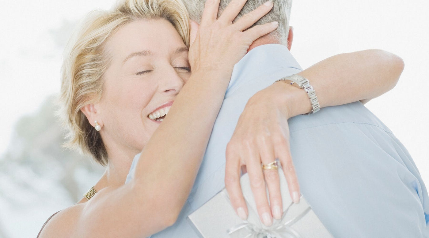 A Husband's Guide to Anniversary Jewelry: What's the Perfect Gift?