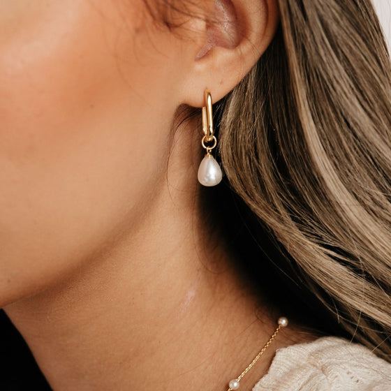 Grace Blooms Earrings Maggie Earrings (Gold)