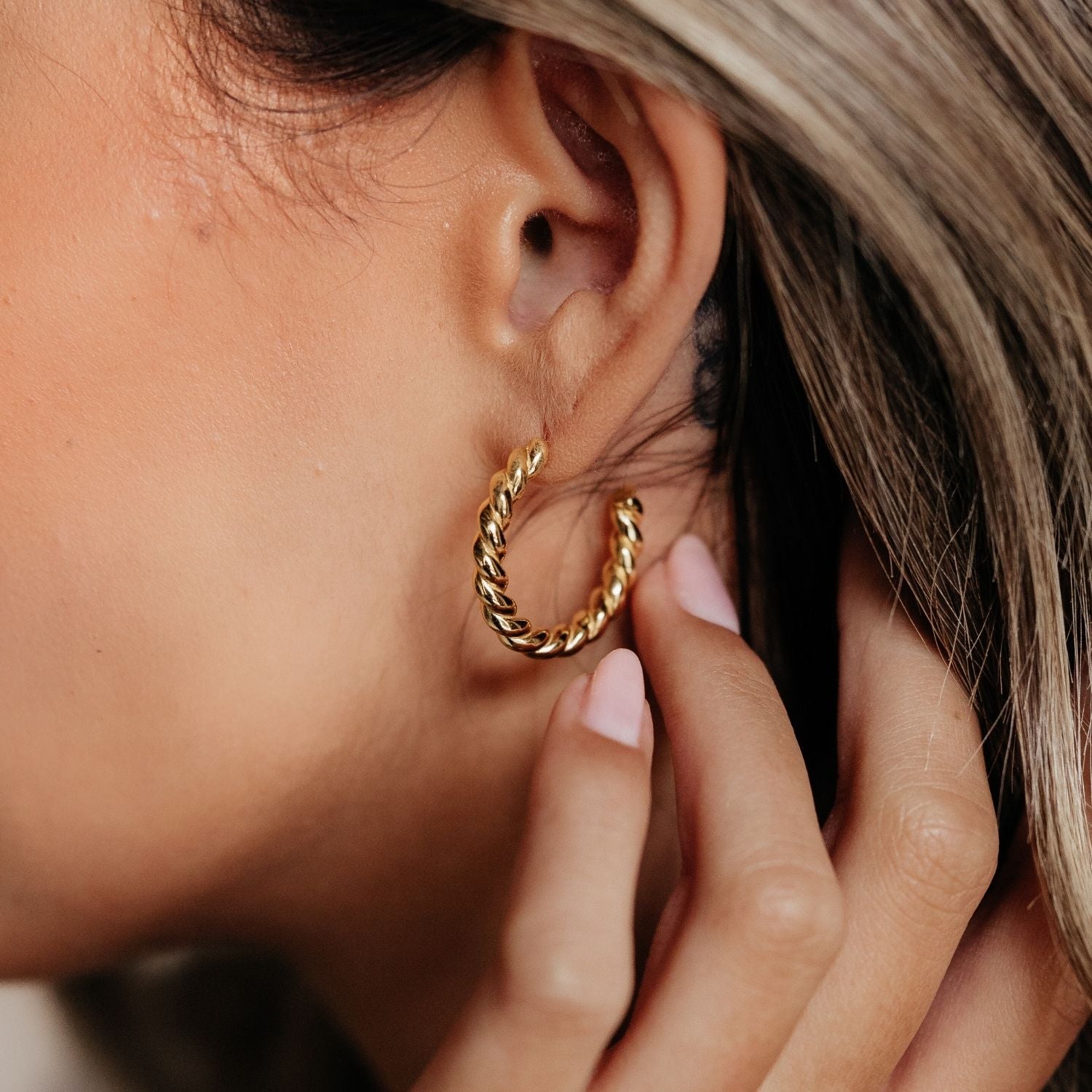 Shops designer hoop earrings gold